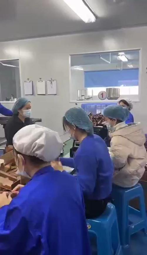 0:27广州名妆化妆品制造名妆化妆品工厂一天出货几十万件生产